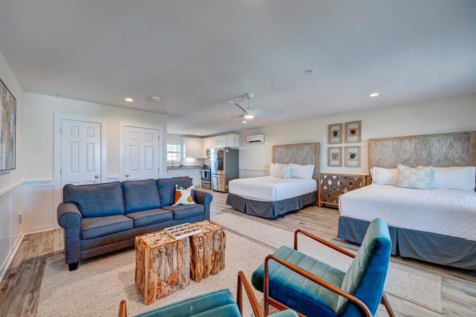 104 Queen Pet Friendly Suite, 1st Floor Nest Hotel in Surf City