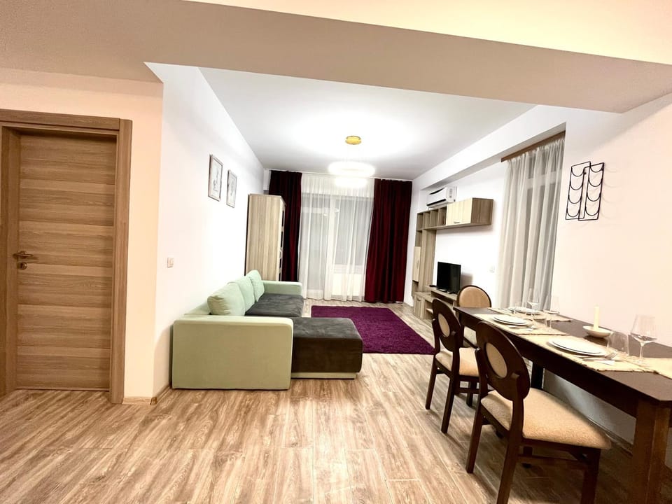 Cara Apartment 1 min walk to the beach Summerland Apartment in Constanta
