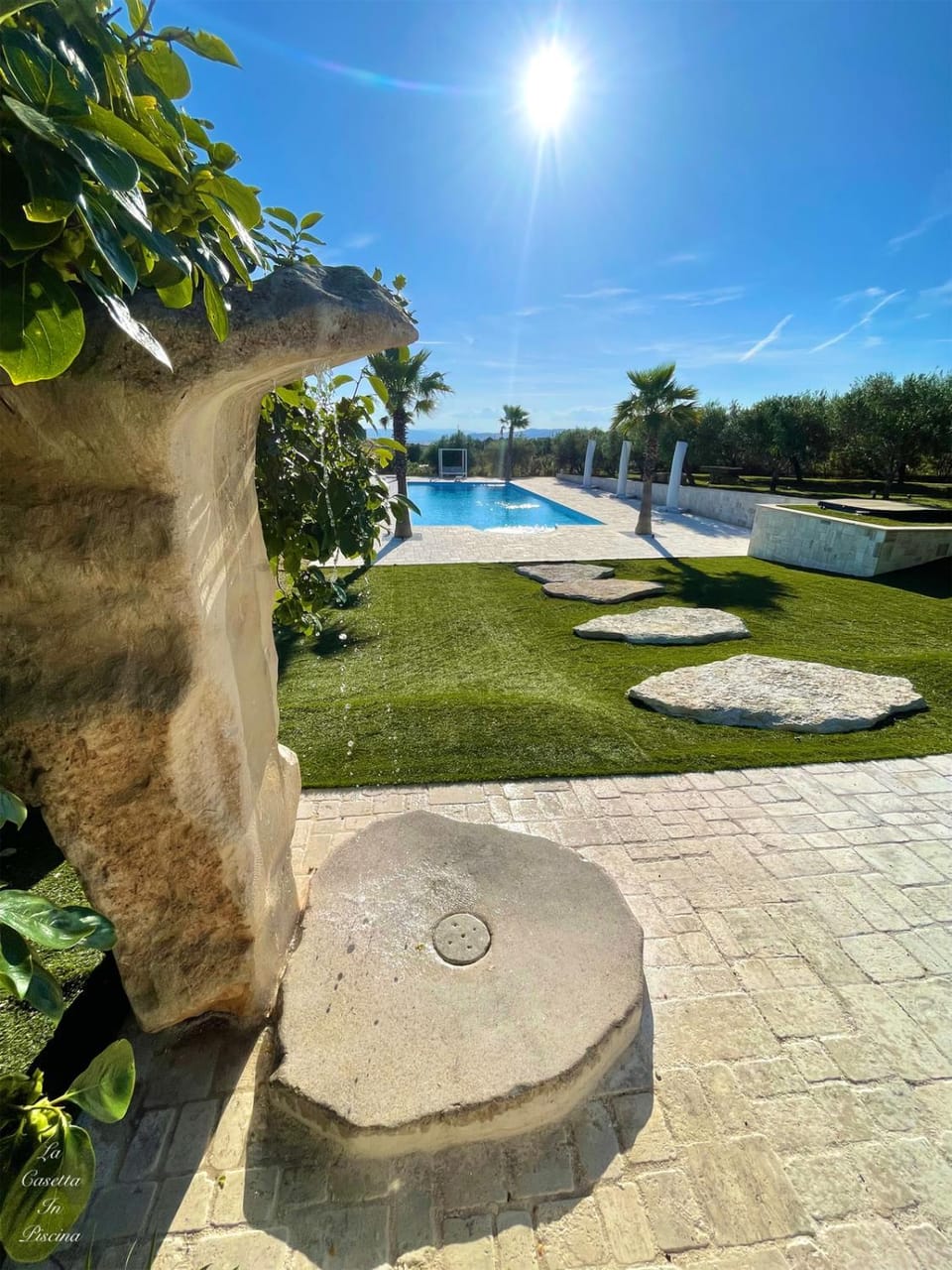 Shower, Property building, Facade/entrance, Spring, Day, Natural landscape, Summer, Garden, Garden, Autumn, Garden view, Garden view, Pool view, Pool view, Swimming pool, Swimming pool, Entertainment, Entertainment