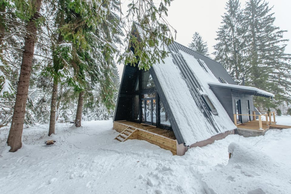 Property building, Natural landscape, Winter