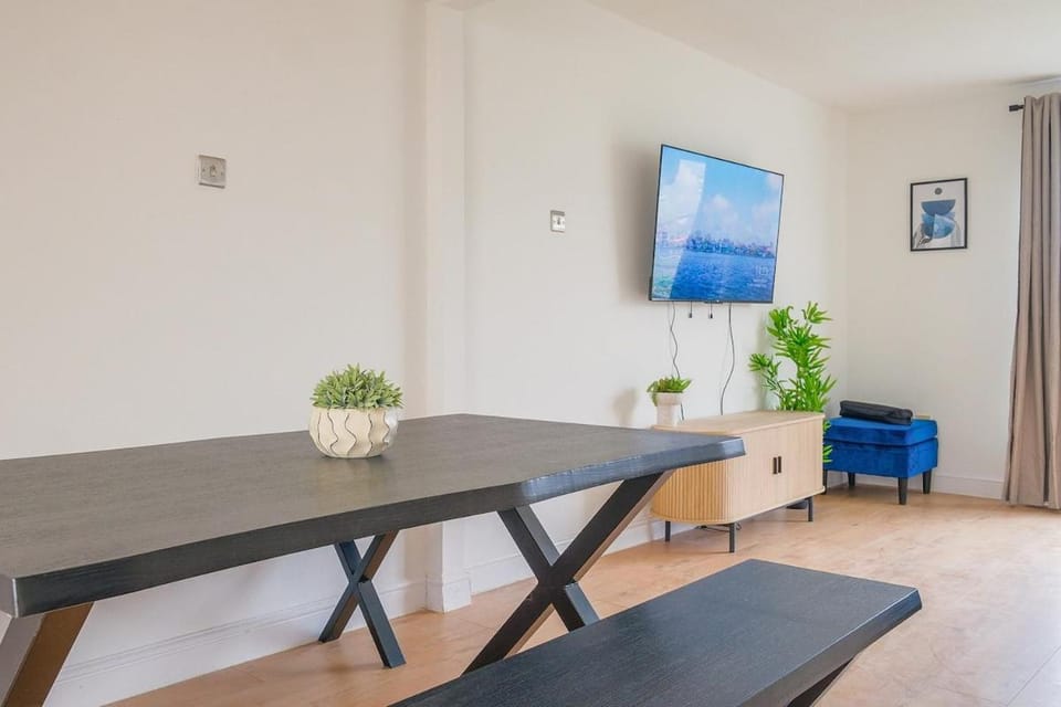 TV and multimedia, Dining area