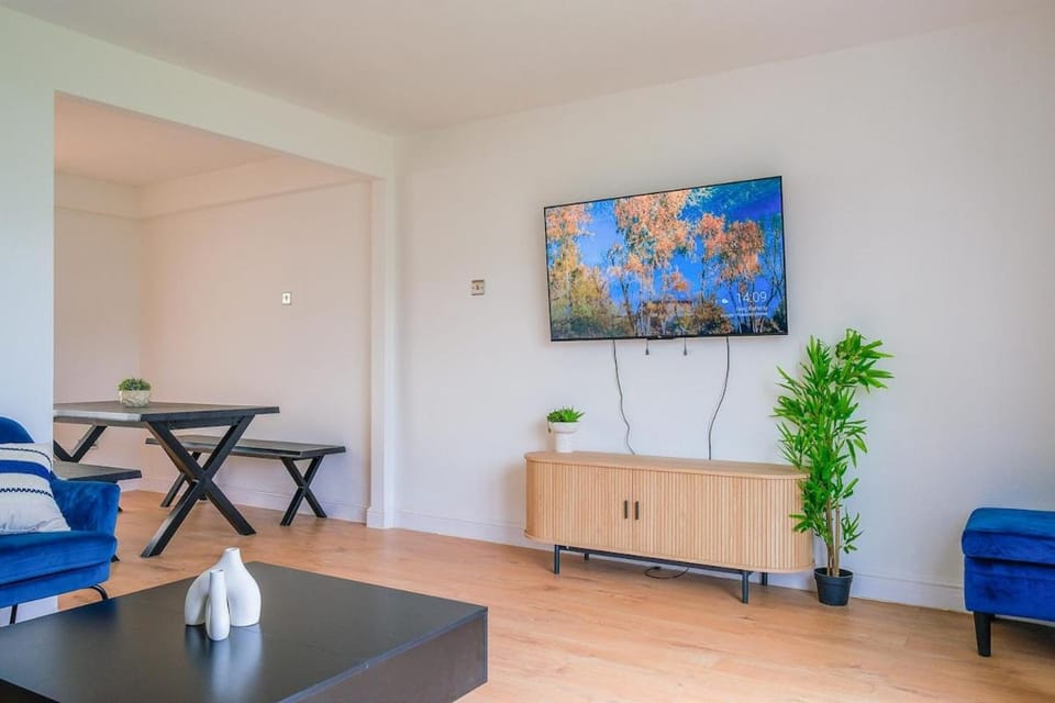 TV and multimedia, Living room, Seating area