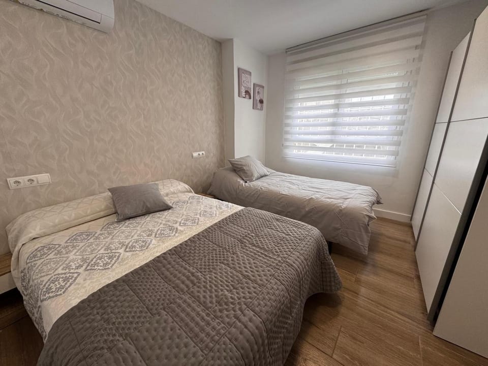 Photo of the whole room, Bedroom