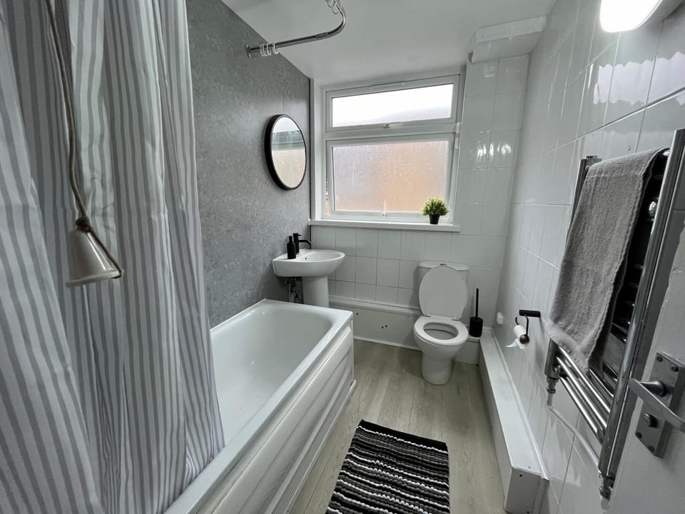 HAN 1 Double Room in 4 Bed Flatshare Vacation rental in London Borough of Hackney