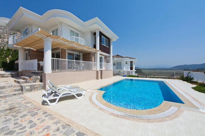 Property building, Patio, Natural landscape, Balcony/Terrace, Mountain view, Pool view, Swimming pool, sunbed