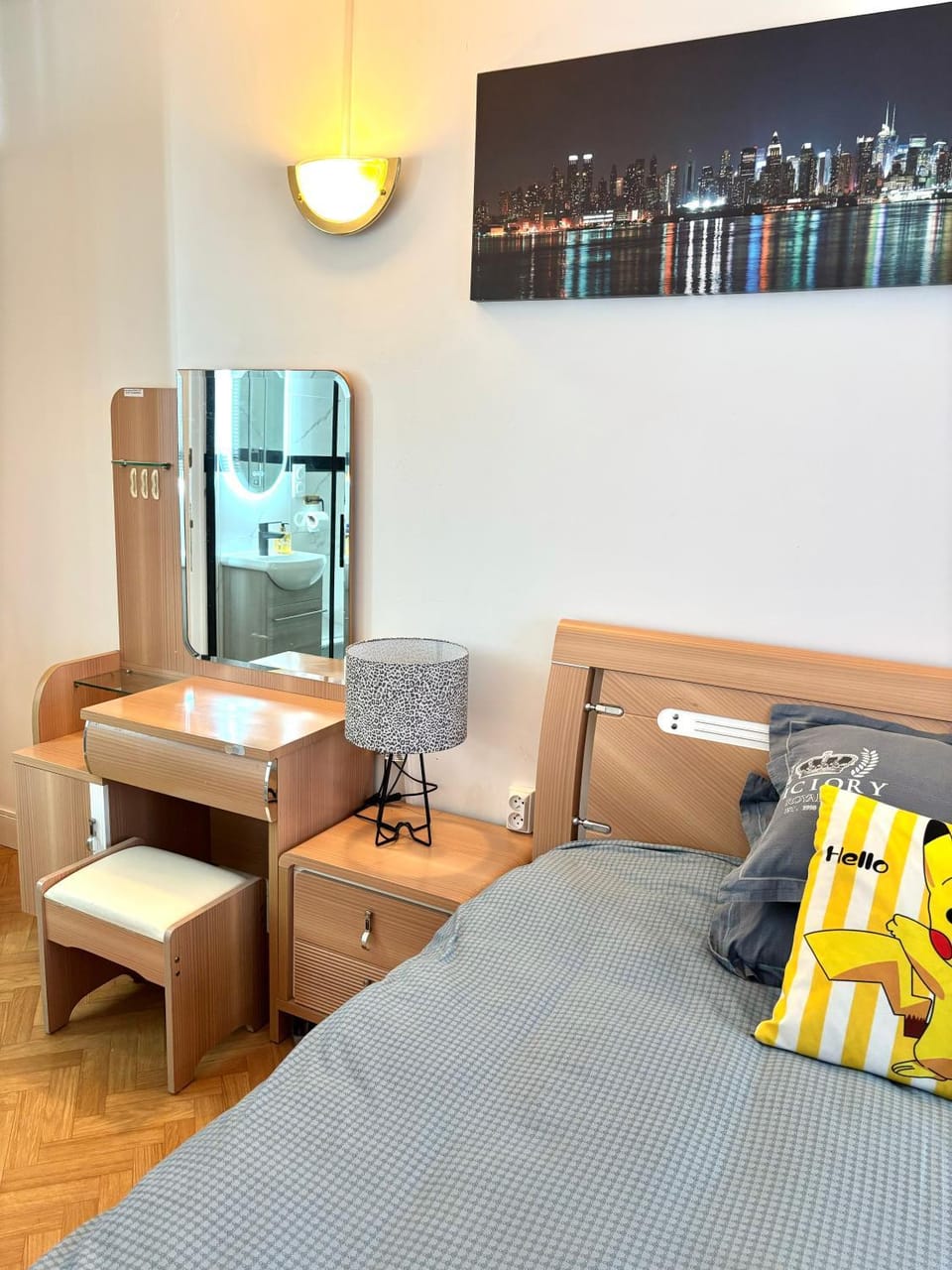 Bed, Photo of the whole room, Bedroom