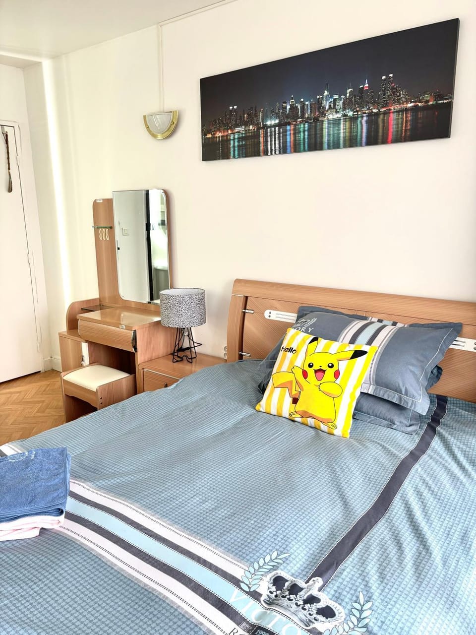 Bed, Photo of the whole room, Bedroom