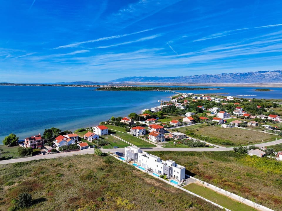 VILLA VISTA, Jacuzzi, Pool Villa in Zadar County