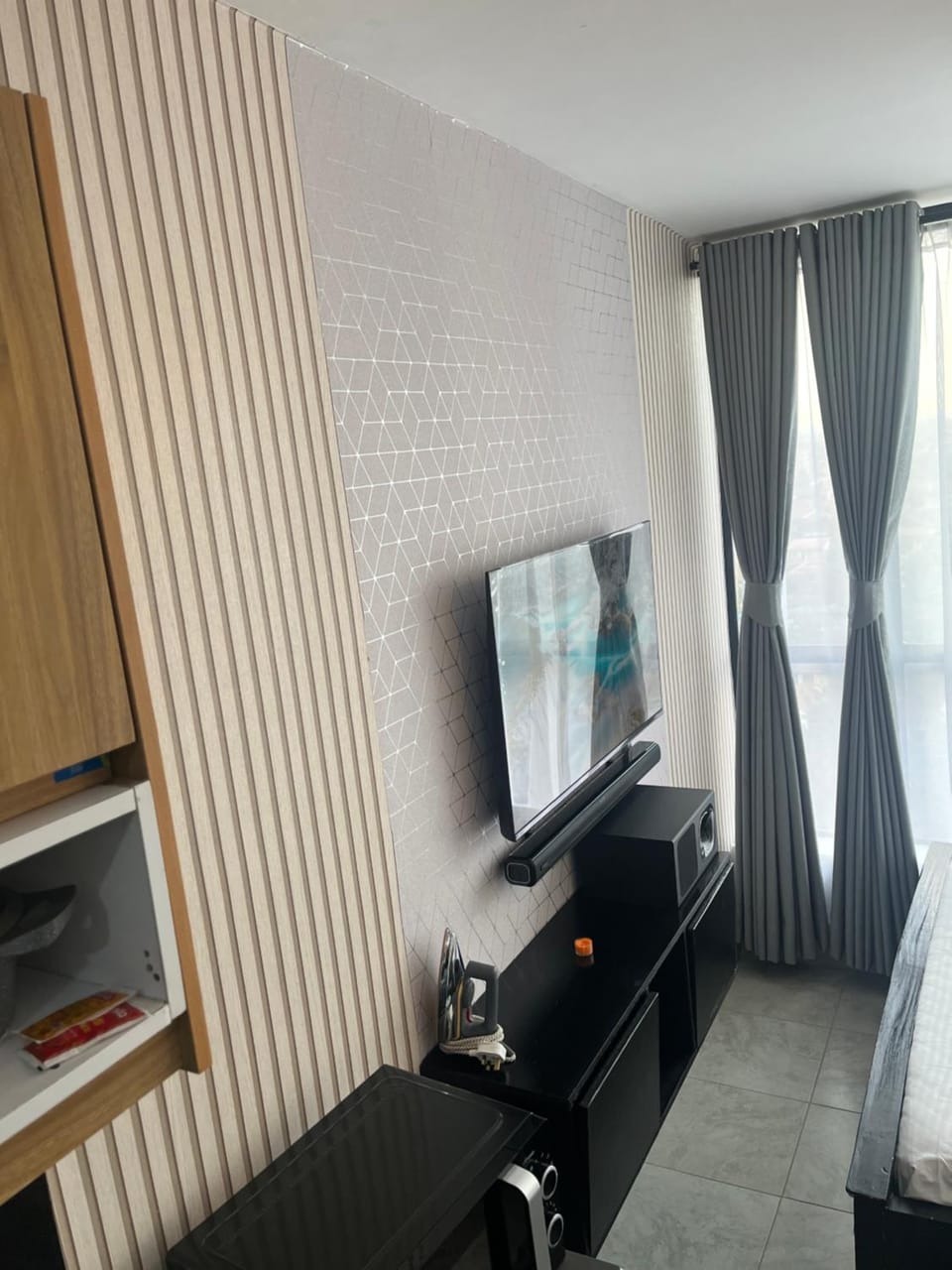 TV and multimedia, Photo of the whole room