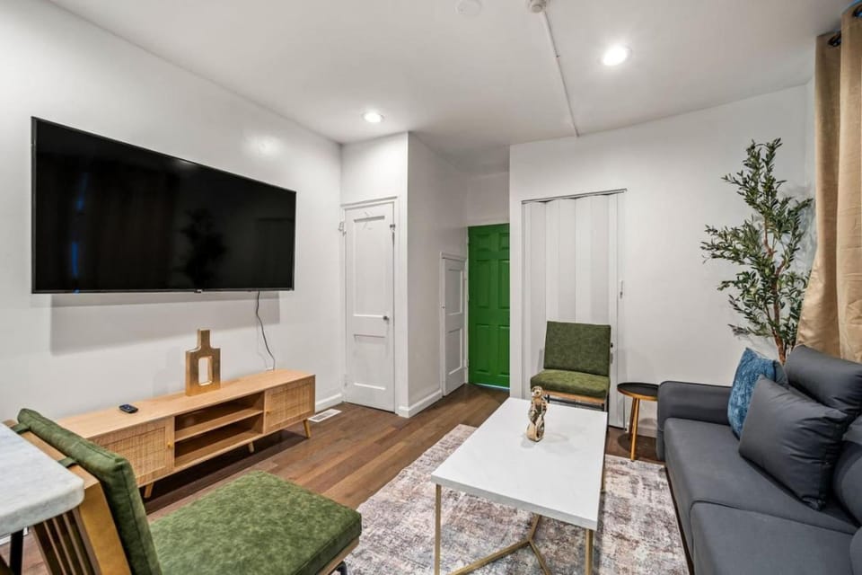 New 1-BD in Prime Philly Location with King Bed Apartment in Philadelphia
