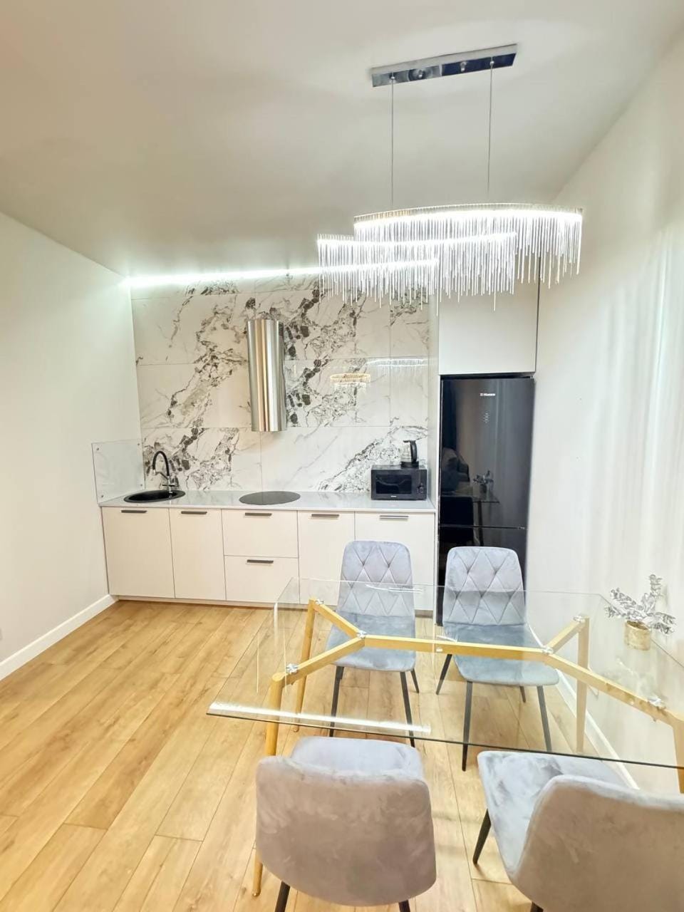 Deluxe Modern Suite Heart of City Apartment in Almaty