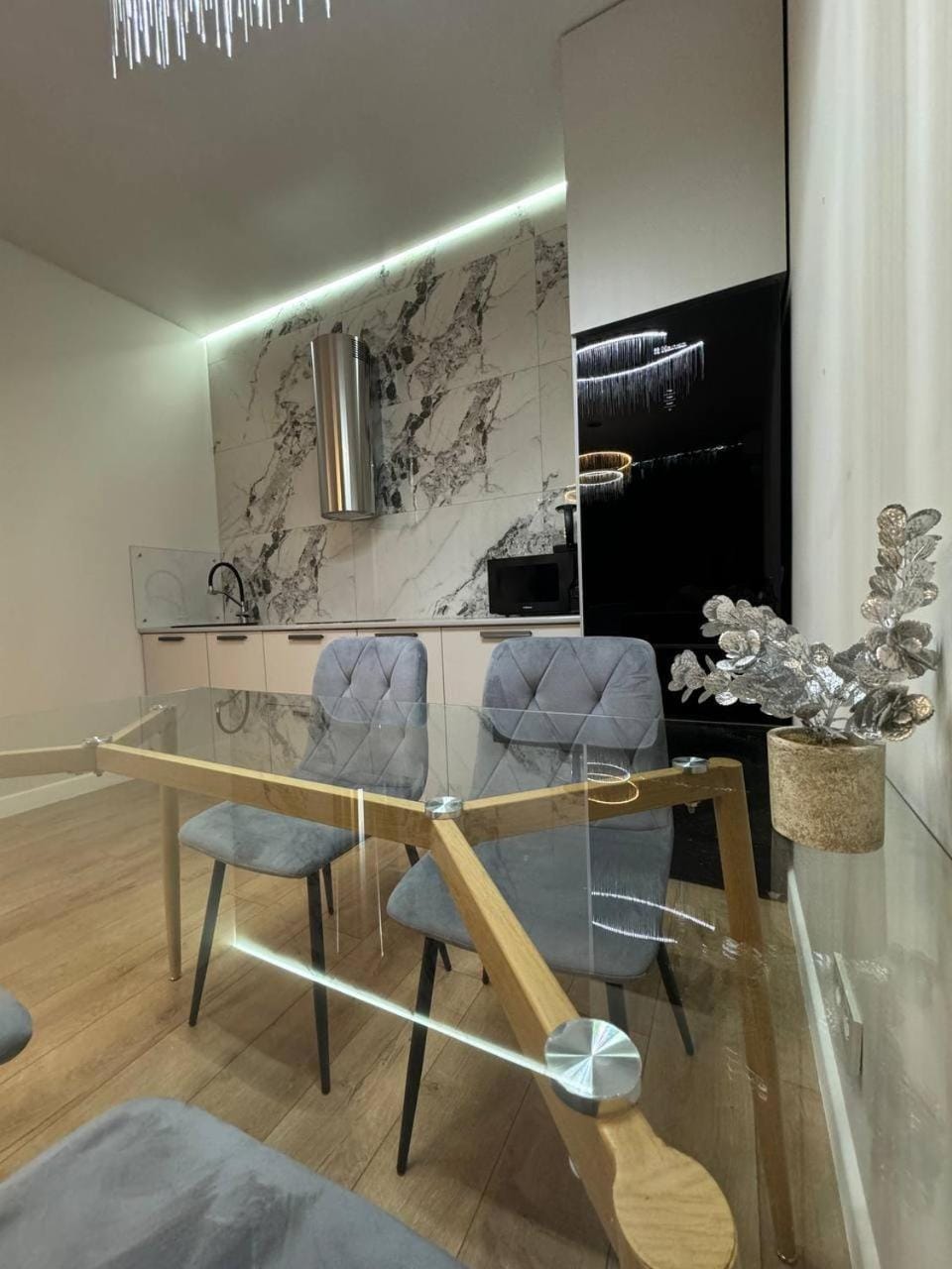 Deluxe Modern Suite Heart of City Apartment in Almaty