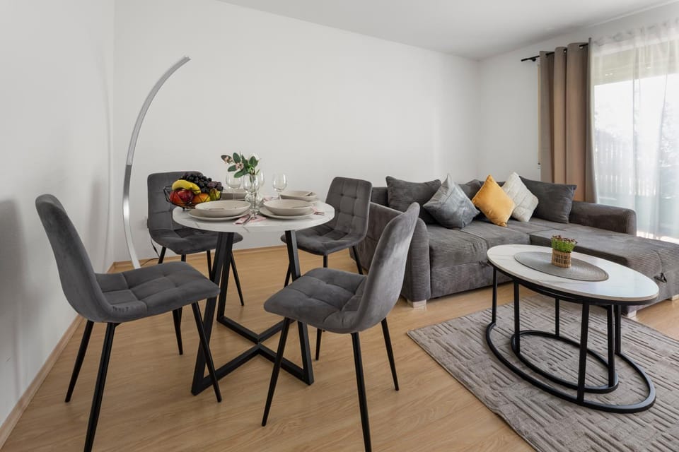 Living room, Dining area