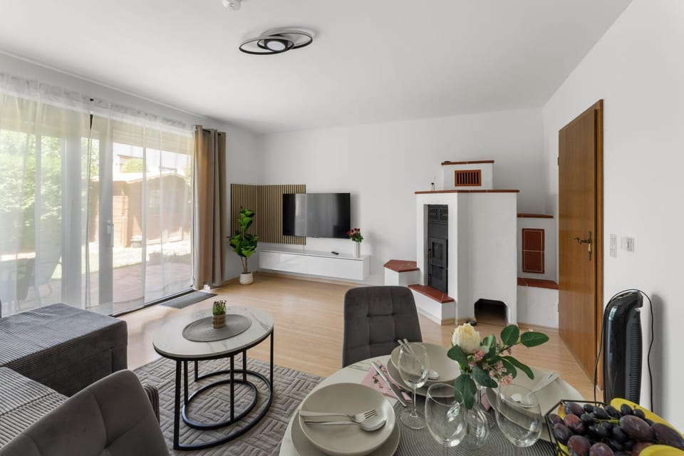 Living room, Dining area