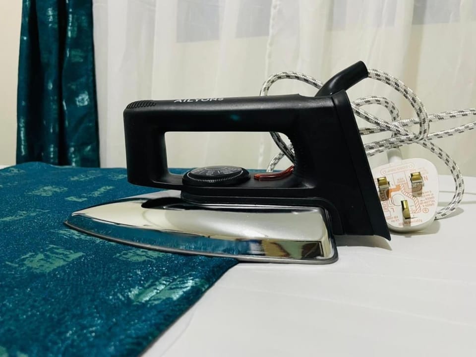 Bed, Bedroom, flat iron