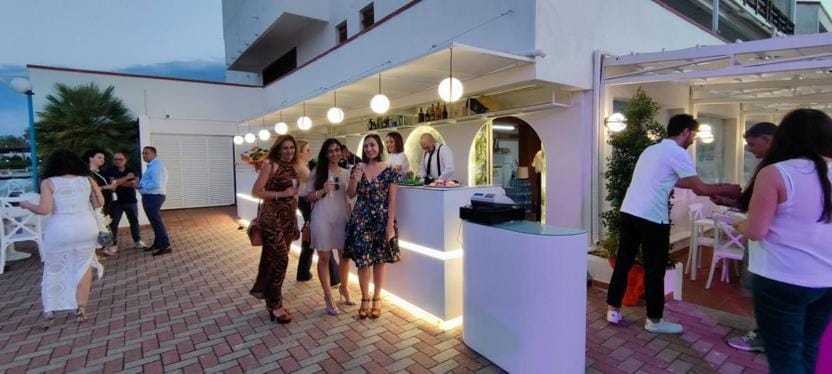 Property building, Restaurant/places to eat