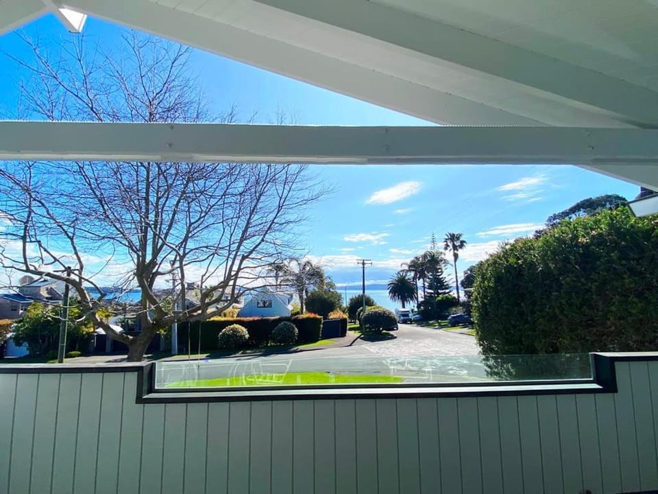 Tindalls Bay Beach House House in Auckland Region
