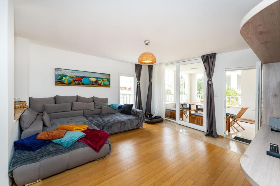 Balcony/Terrace, Living room, Seating area, Pets, pet friendly