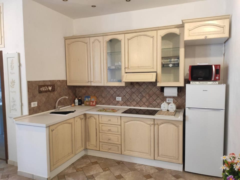 microwave, oven, kitchen