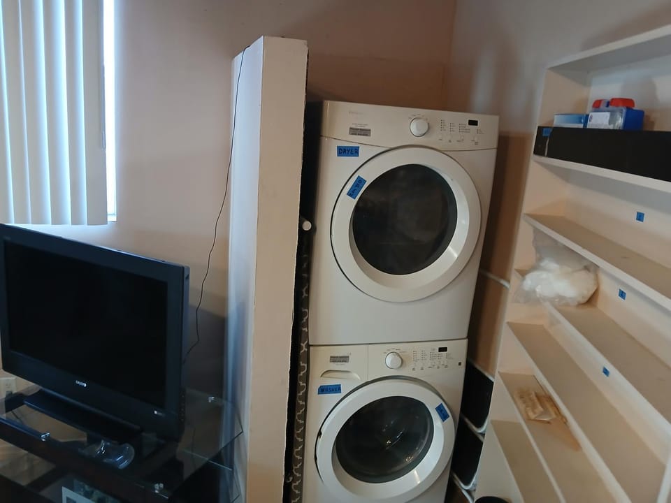 Private room furnished Cypress Bed and Breakfast in Lomita