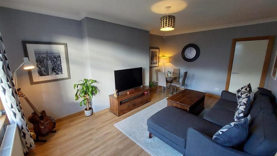 Cosy 2 bed home Glasgow South House in Glasgow