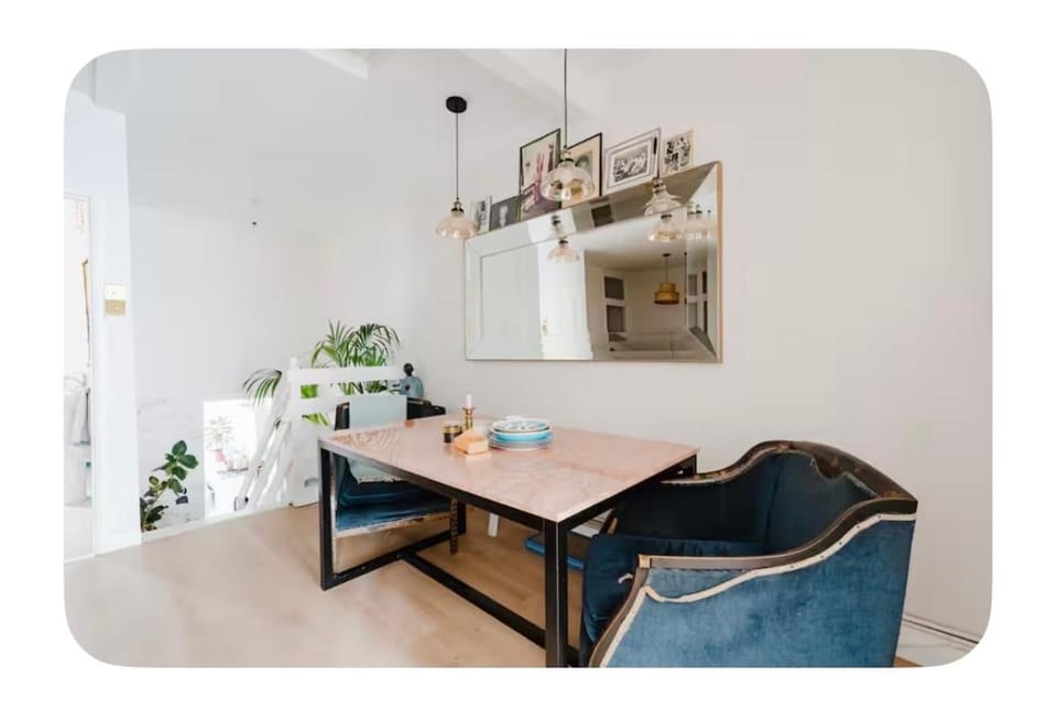 Double room next to the famous portobello market Vacation rental in City of Westminster