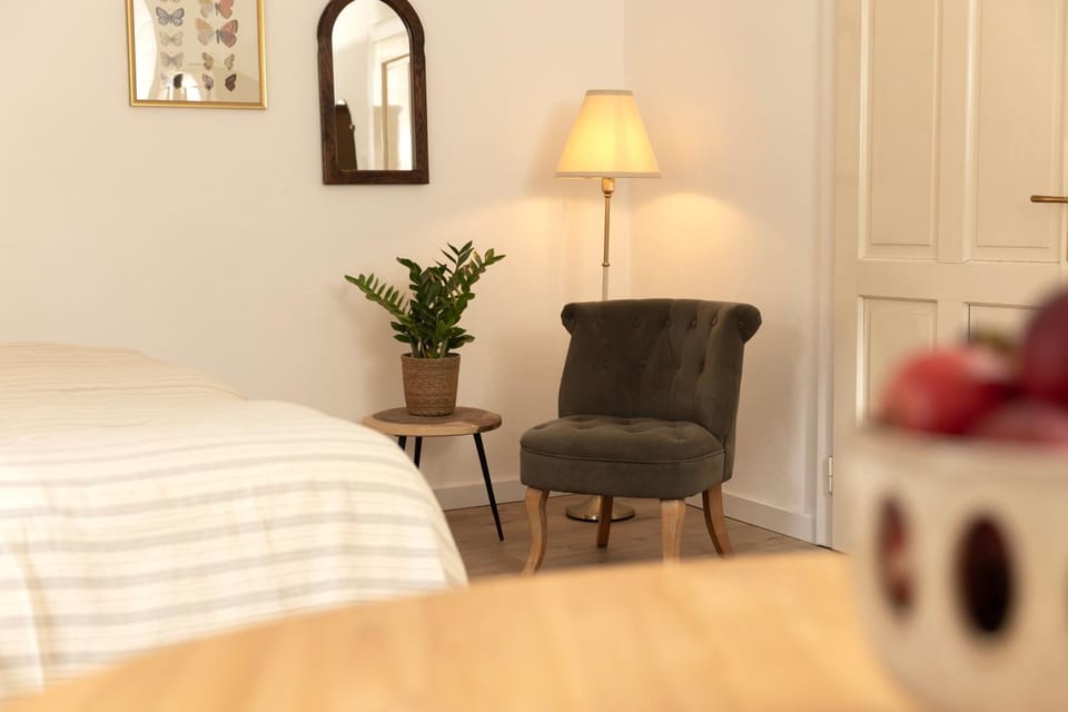 Living room, Photo of the whole room, Seating area