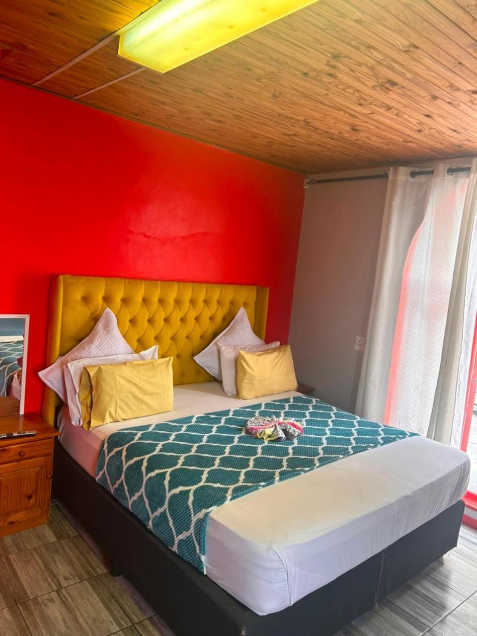 Neo & Ruks Sleep & Go Parow Bed and Breakfast in Cape Town