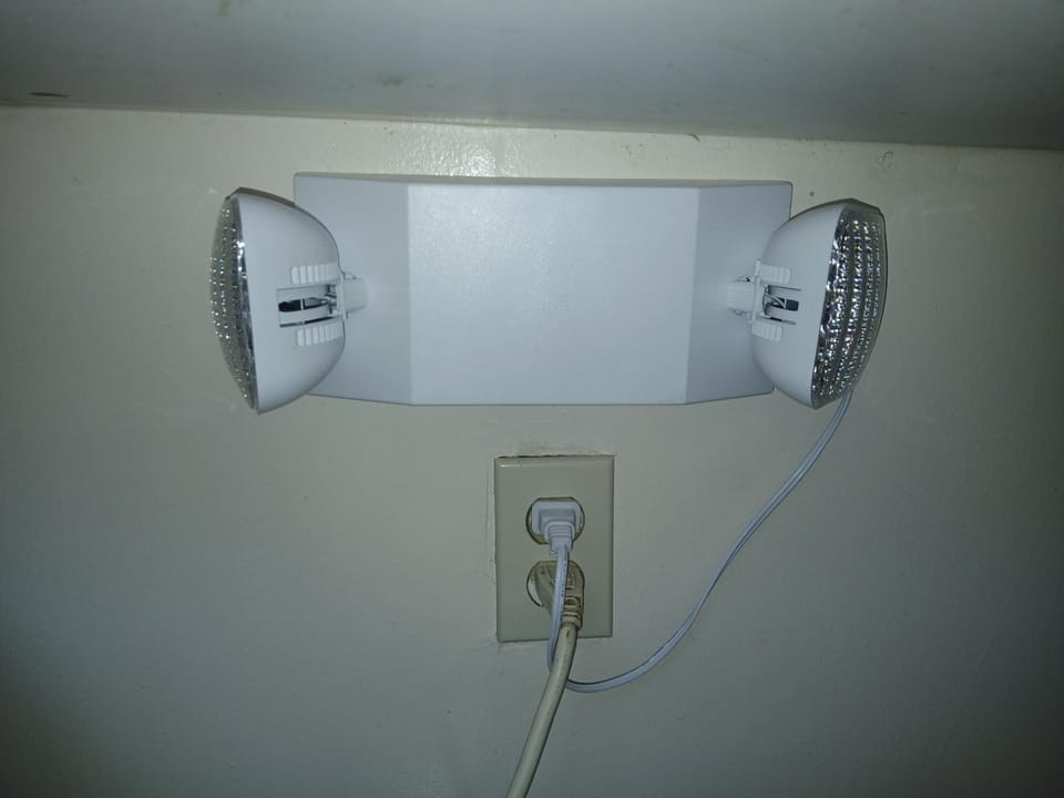 Handcraft Cabin LAX Port of LA 20 min away Cabin in Lomita