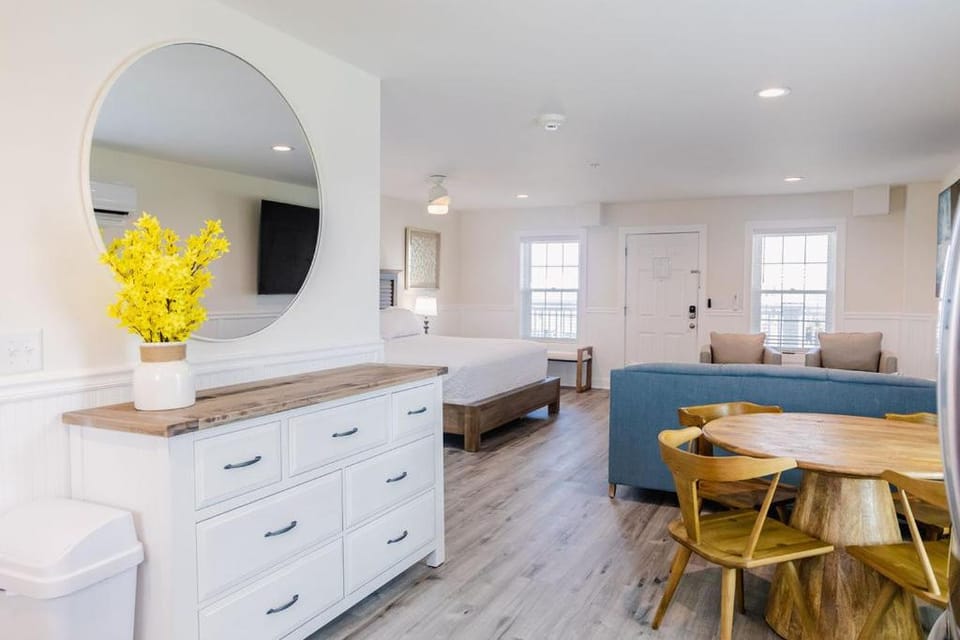 3008 King Suite, 3rd Floor Serenity Hotel in Surf City