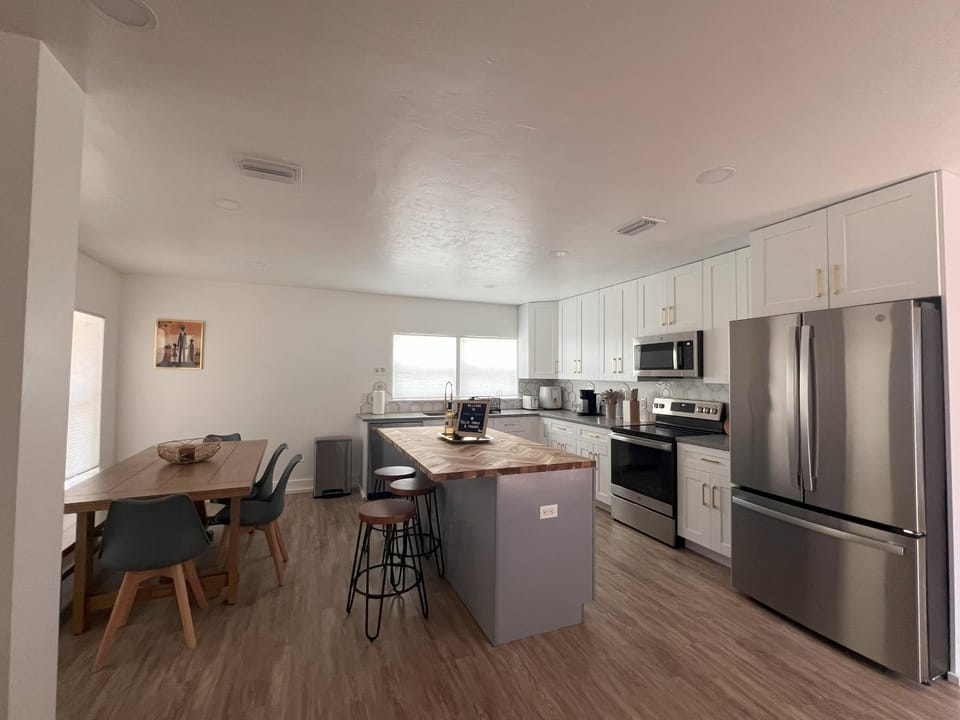 Kitchen or kitchenette, kitchen