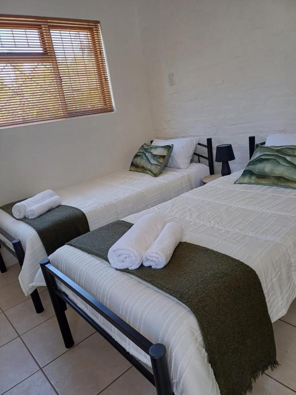 Bedroom, towels