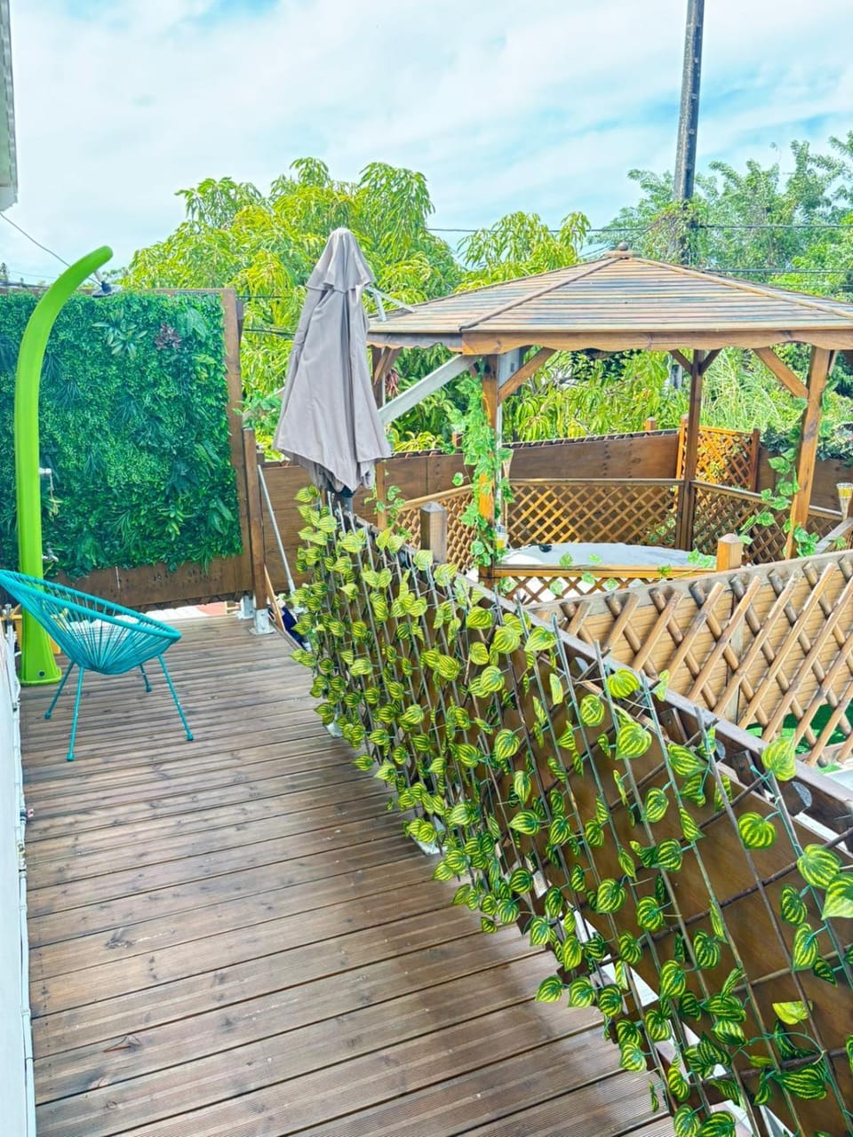 Patio, Hot Tub, Balcony/Terrace
