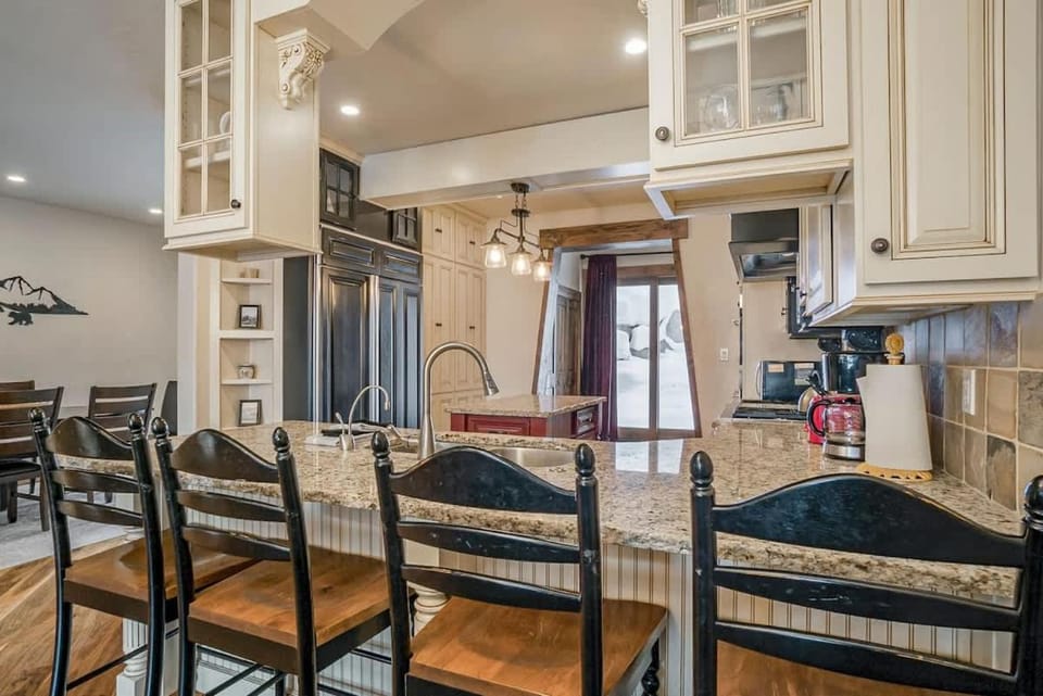 Hygge Hideaway Chalet in Fraser