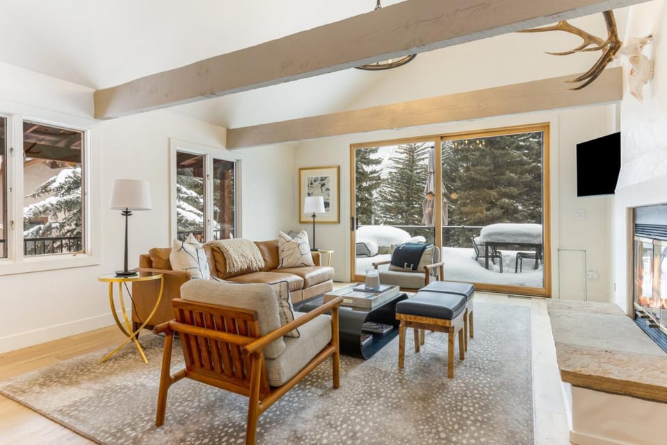 Novelle Chalet - Renovated, Chic Contemporary Home on Gore Creek with Hot Tub House in Vail