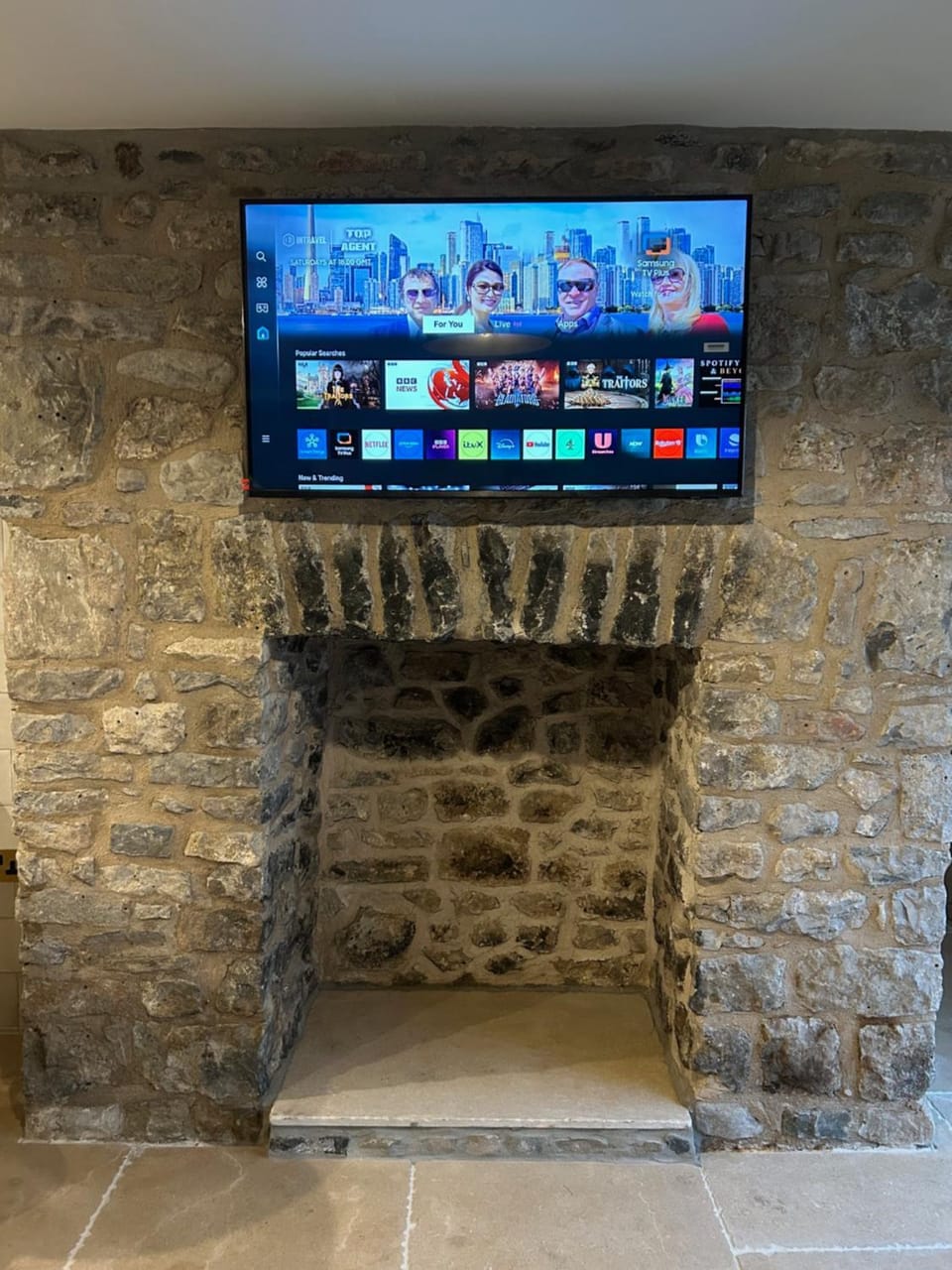 1 Cruck Cottage Apartment in Wales