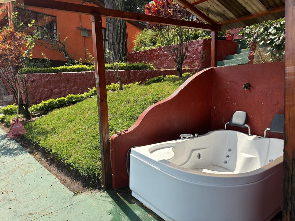 Natural landscape, Garden, Hot Tub, Hot Tub, Garden view
