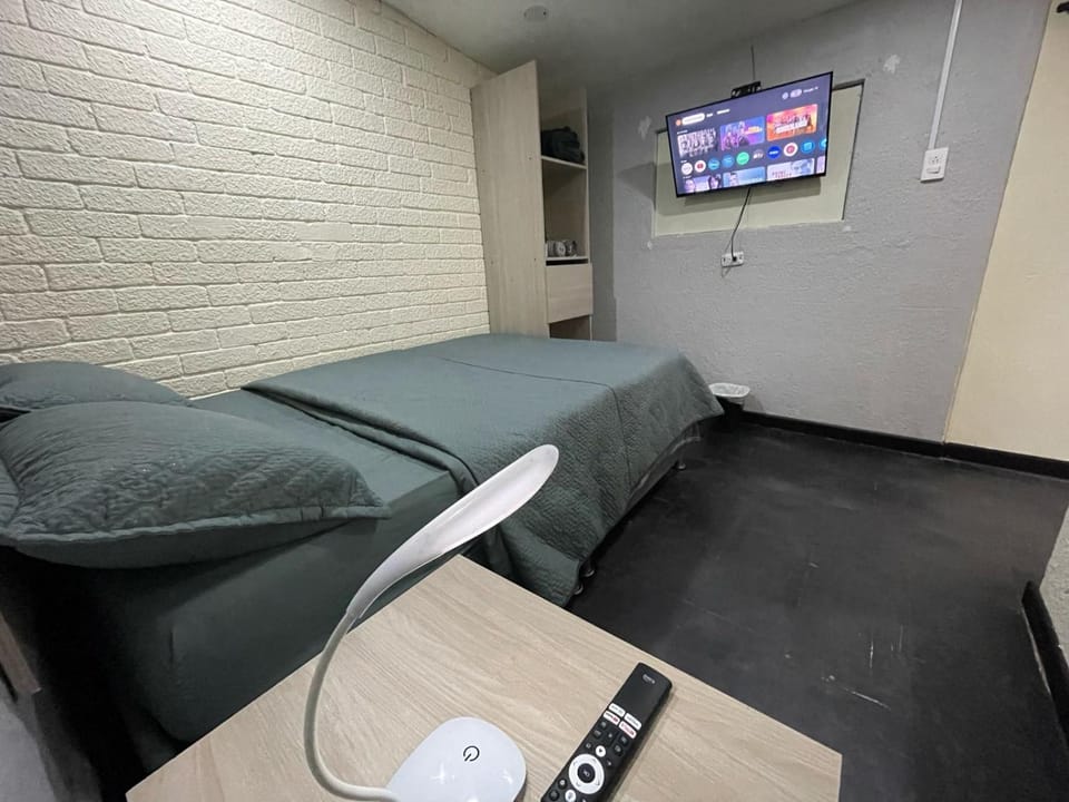 TV and multimedia, Photo of the whole room, Bedroom