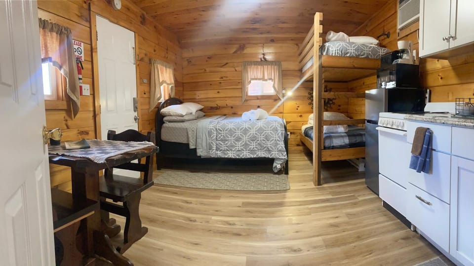 Campfire Cabin, Red River Gorge, KY, River Access & Views Cabin in Kentucky