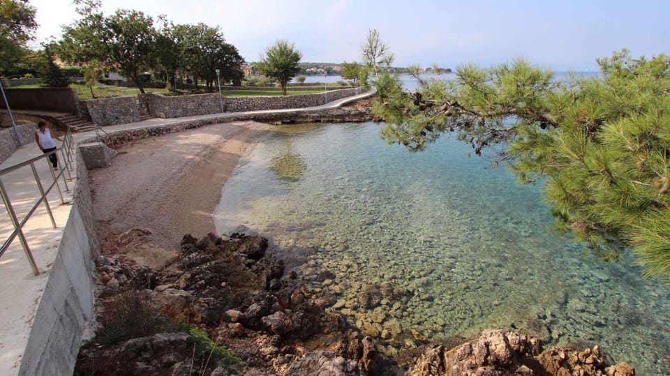 Nearby landmark, Summer, Beach