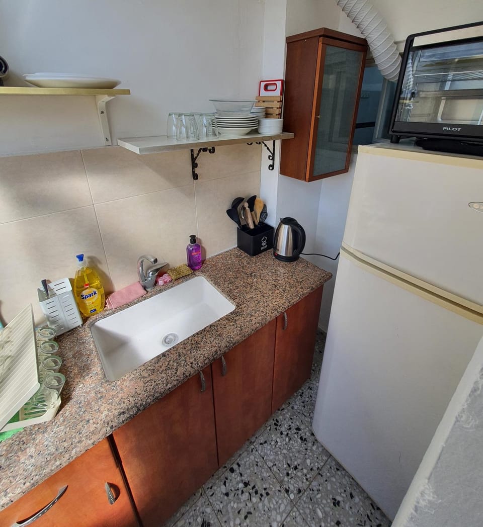 דירת סטודיו מרווחת במרכז העיר נתניה Apartment in Netanya