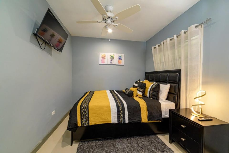 The Black Pineapple - Mercys Place Apartment in Saint Mary, Antigua and Barbuda