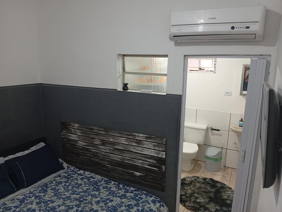 Bed, Bathroom, Photo of the whole room, Bedroom, air conditioner