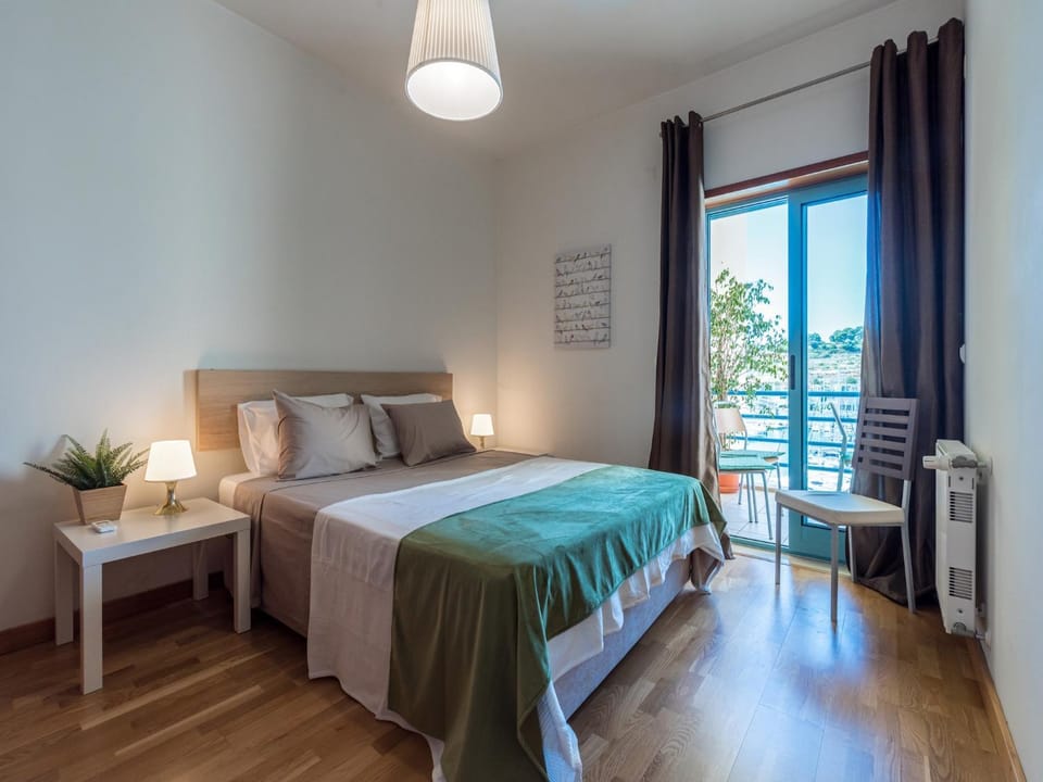 Bed, Photo of the whole room, Bedroom, internet