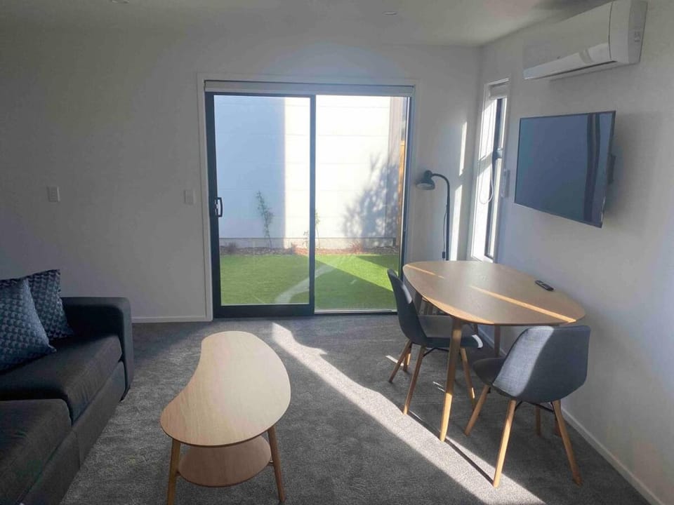 TV and multimedia, Living room, Dining area