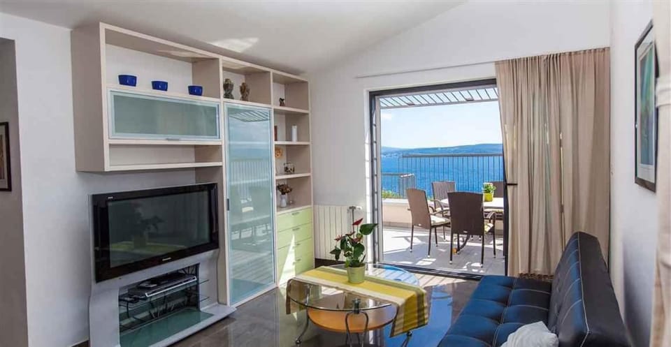 Garden, TV and multimedia, Balcony/Terrace, Living room