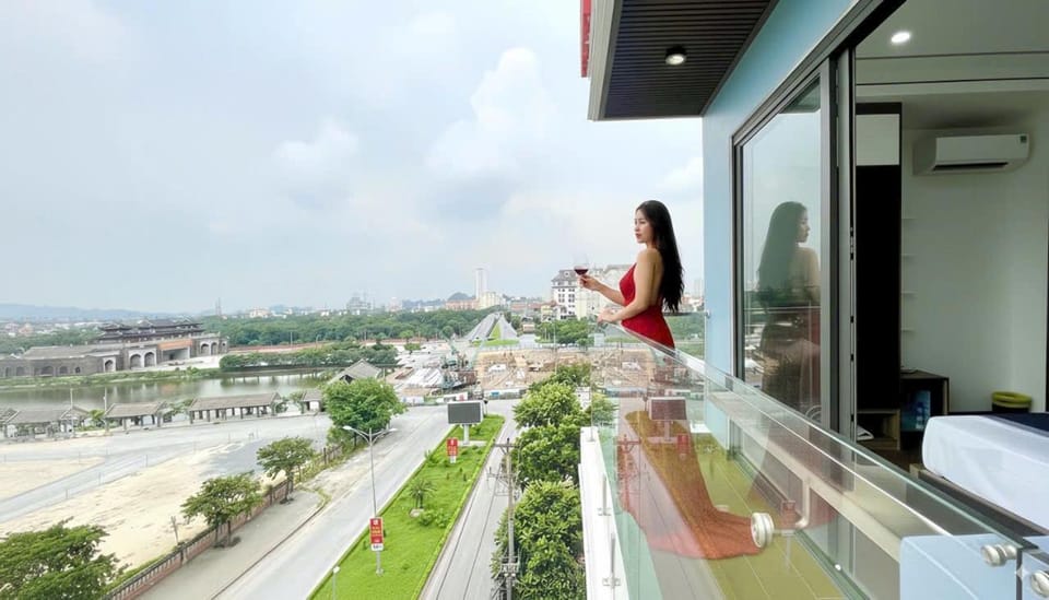 View (from property/room), Balcony/Terrace, Landmark view, Landmark view