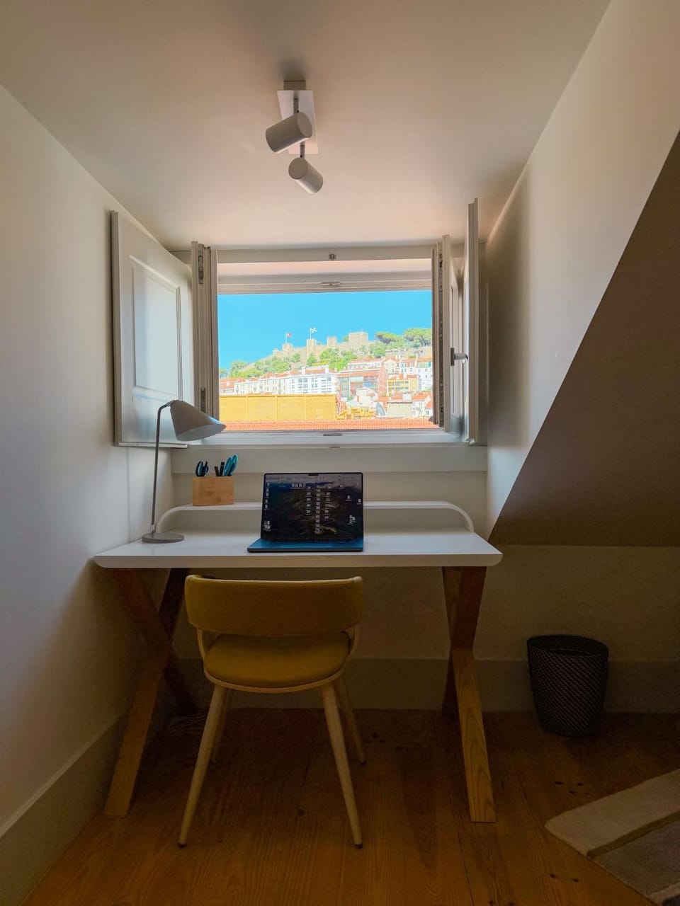Rooms in Accommodation Shared in Rua Augusta Vacation rental in Lisbon
