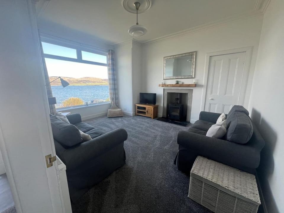 Greenwood South - Luxury beachfront home with log burner House in Scotland