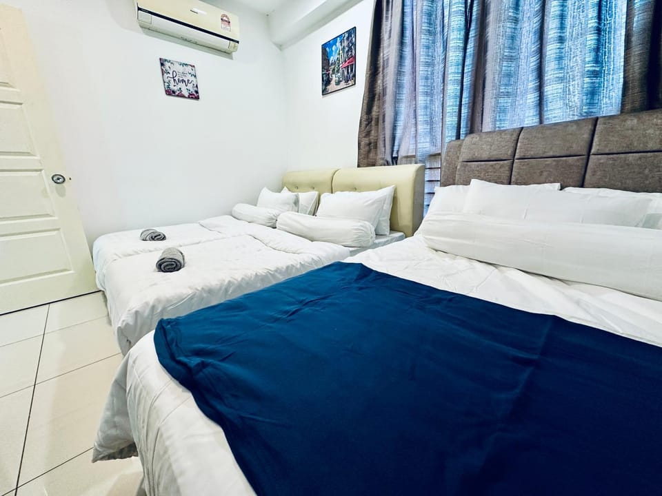Bed, Photo of the whole room, Bedroom, air conditioner